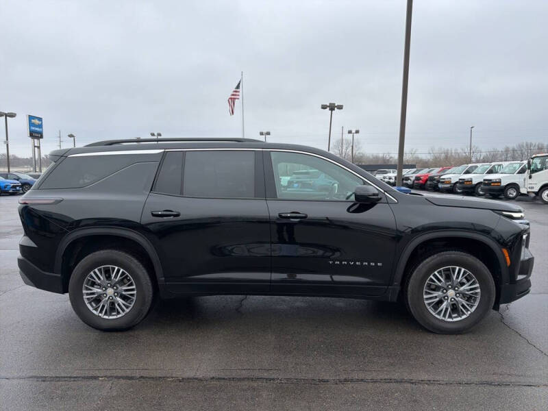 2025 Chevrolet Traverse LT