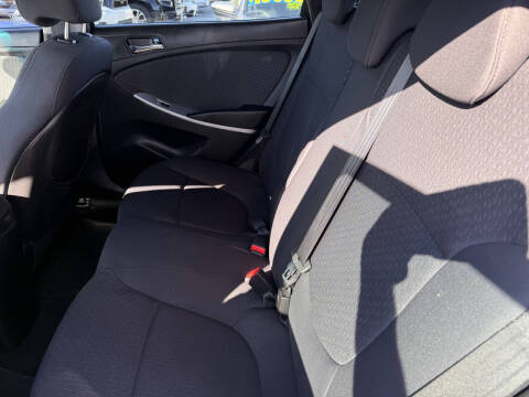 2013 Hyundai Accent SE