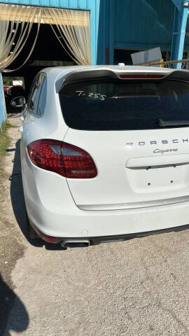 2014 Porsche Cayenne Platinum