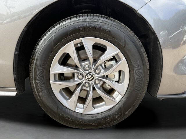 2024 Toyota Sienna LE 8-Passenger