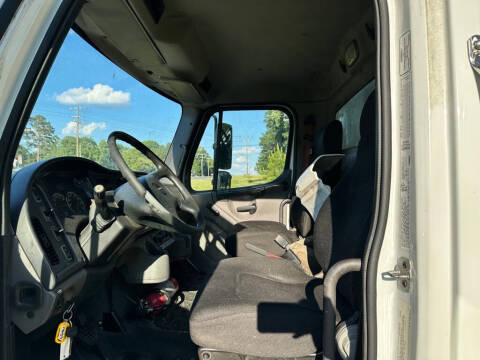 2015 Freightliner M2 106