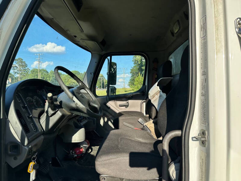 2015 Freightliner M2 106