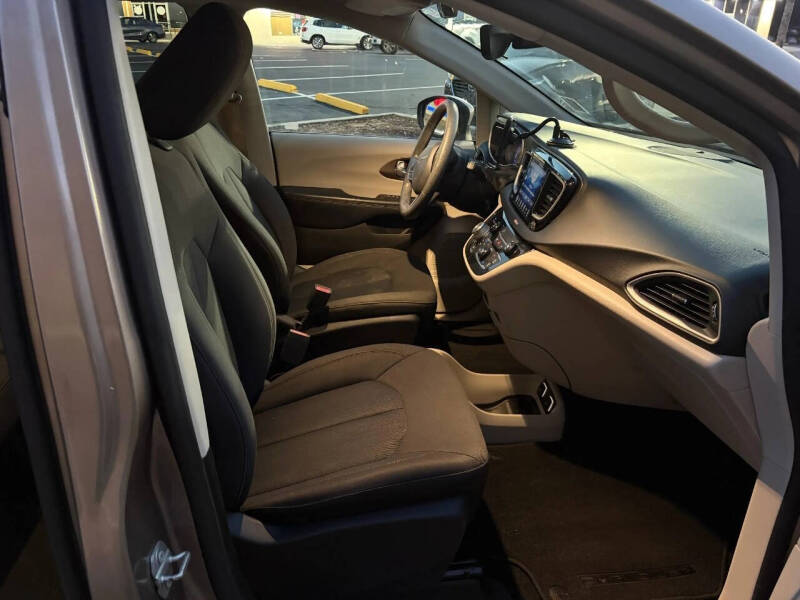 2017 Chrysler Pacifica Touring