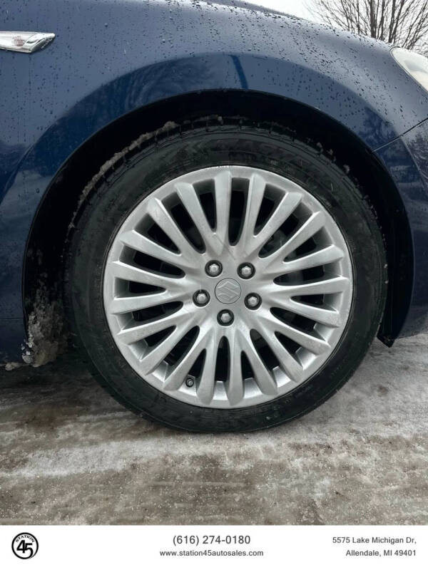 2011 Suzuki Kizashi SE