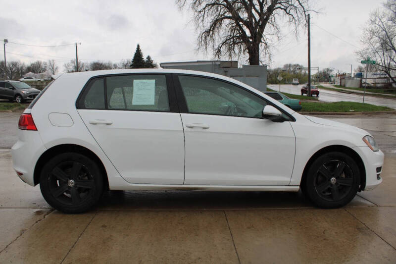 2017 Volkswagen Golf TSI S