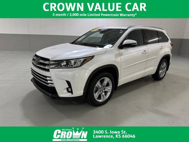 2019 Toyota Highlander for sale at Crown Automotive of Lawrence Kansas in Lawrence KS