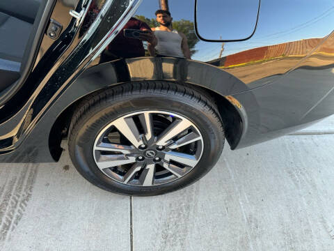 2023 Nissan Versa SV