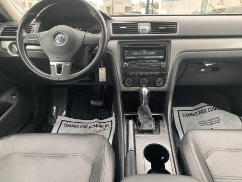 2014 Volkswagen Passat 1.8T Wolfsburg Edition PZEV