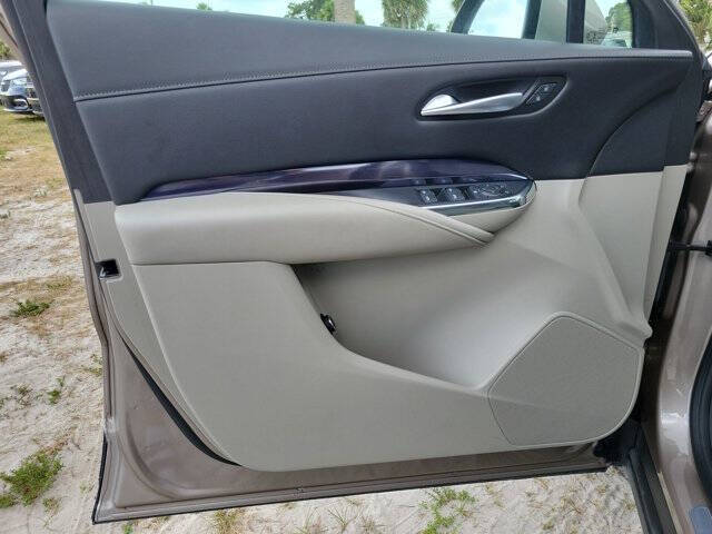 2023 Cadillac XT4 Luxury