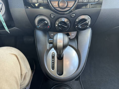 2013 Mazda MAZDA2 Touring