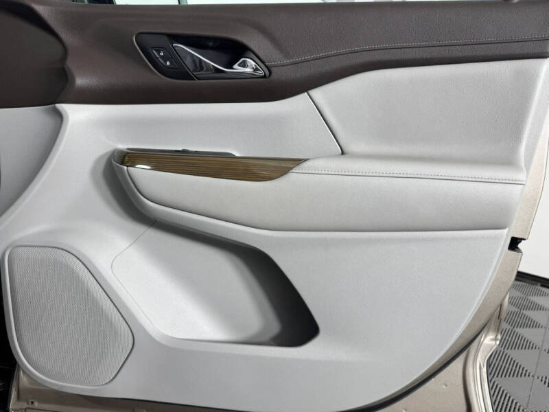 2022 GMC Acadia SLE