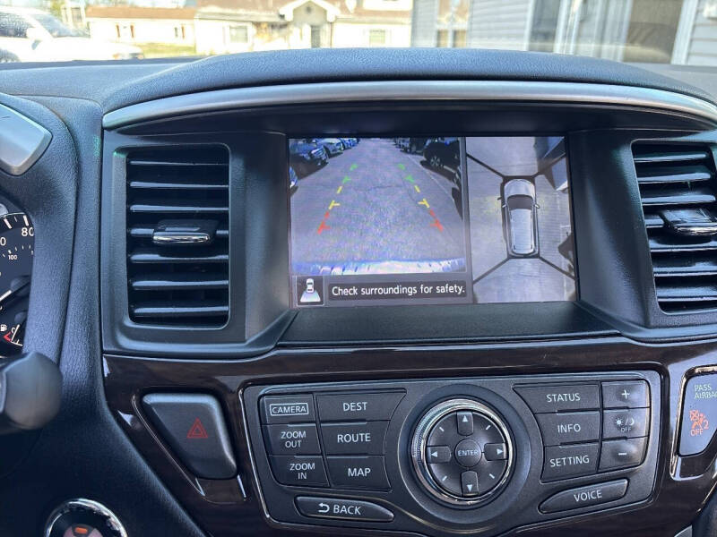 2016 Nissan Pathfinder SL