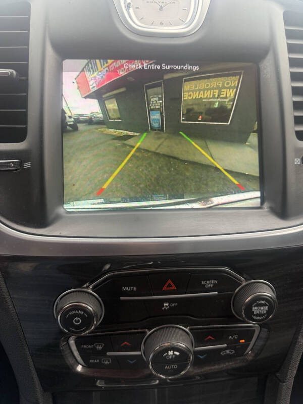2019 Chrysler 300 Touring
