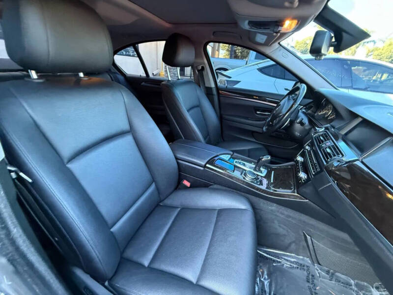 2016 BMW 5 Series 528i