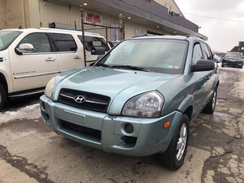 2005 Hyundai Tucson for sale at Six Brothers Mega Lot in Youngstown OH