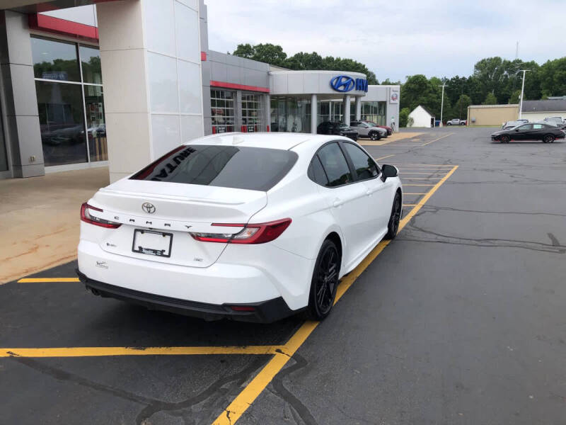 2025 Toyota Camry SE