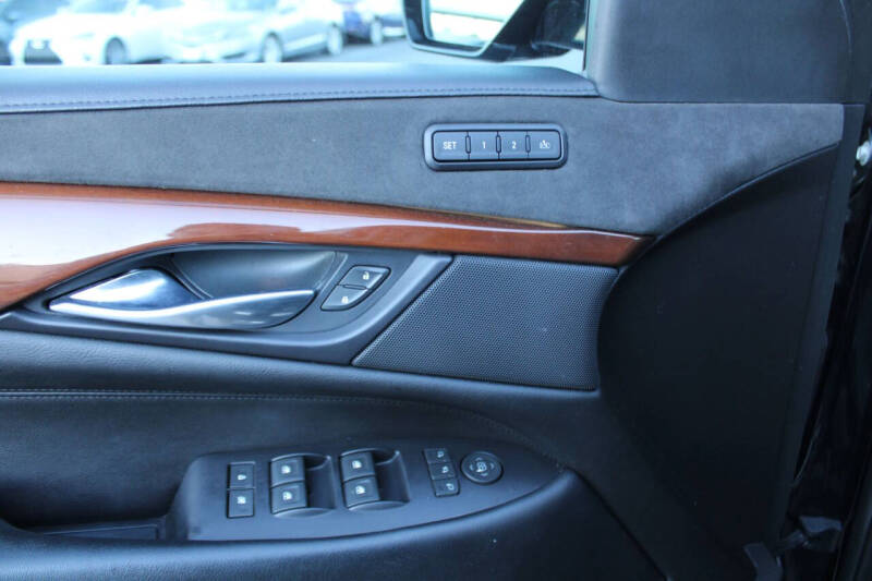 2018 Cadillac Escalade ESV Luxury