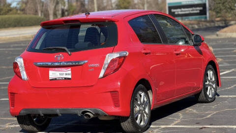 2012 Toyota Yaris 5-Door SE