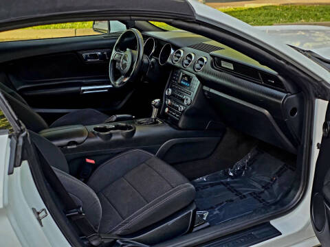2016 Ford Mustang V6