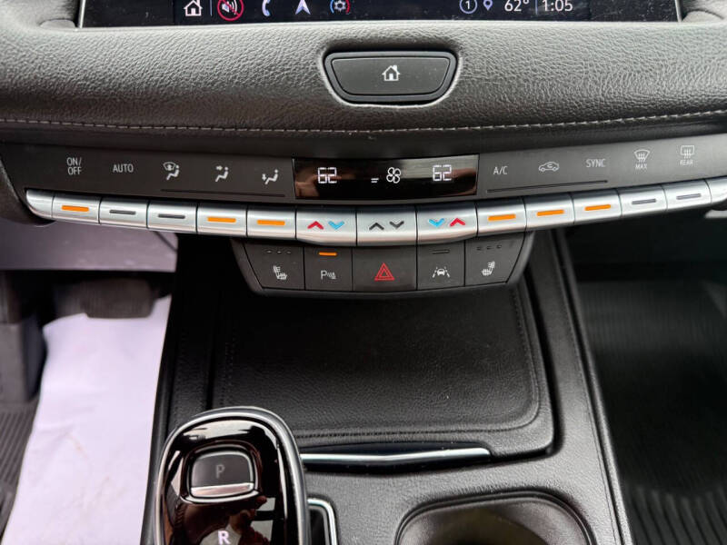 2023 Cadillac XT4 Premium Luxury
