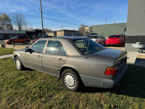 1986 Mercedes-Benz E-Class