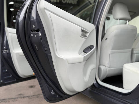 2012 Toyota Prius Two