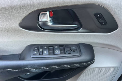 2022 Chrysler Pacifica Hybrid Touring L