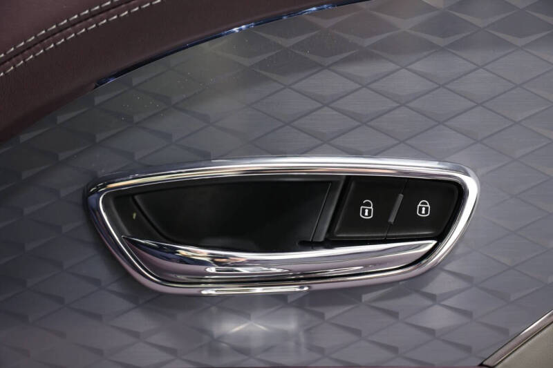 2023 Bentley Bentayga EWB