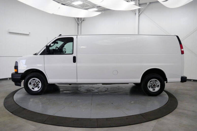 2022 GMC Savana 2500