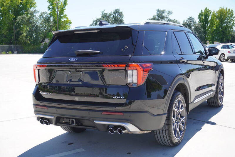 2025 Ford Explorer Platinum