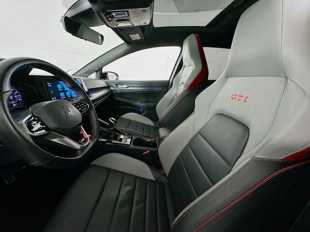 2024 Volkswagen Golf GTI 380 SE