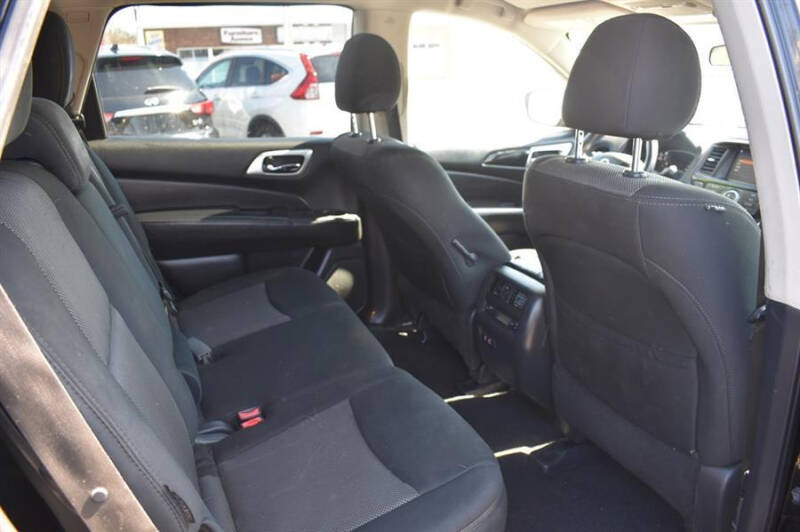 2020 Nissan Pathfinder S