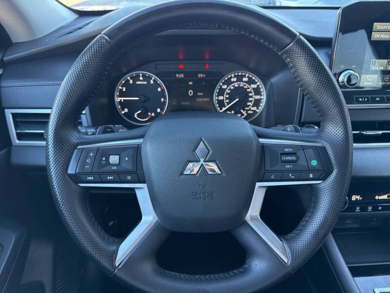 2024 Mitsubishi Outlander SE