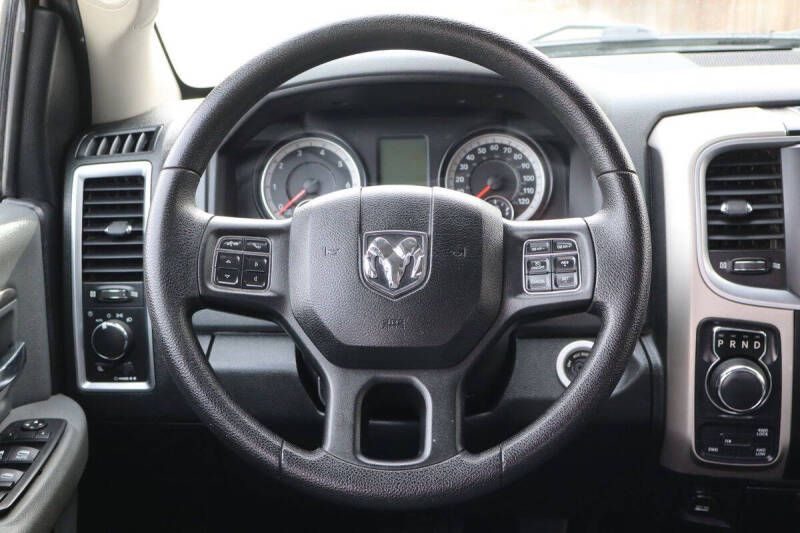 2016 RAM 1500 SLT