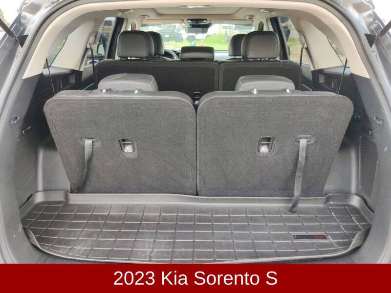 2023 Kia Sorento S