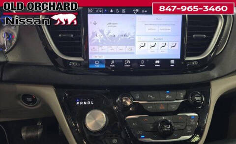 2022 Chrysler Pacifica Touring L