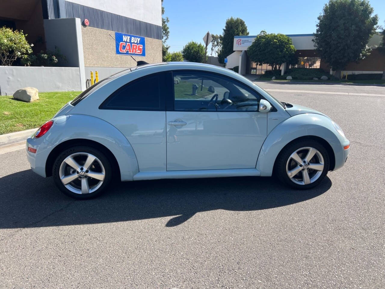 2010 Volkswagen New Beetle for sale at ZRV AUTO INC in Brea, CA