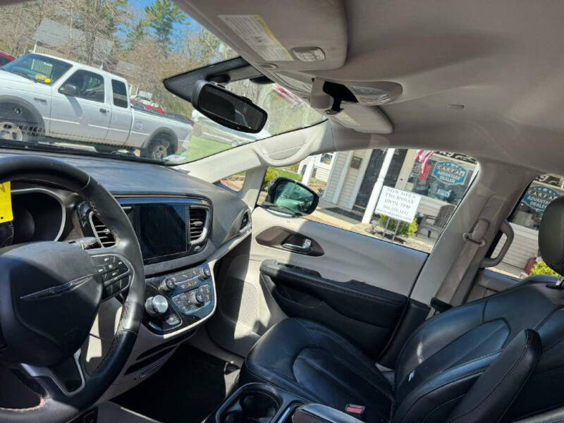 2017 Chrysler Pacifica Touring-L