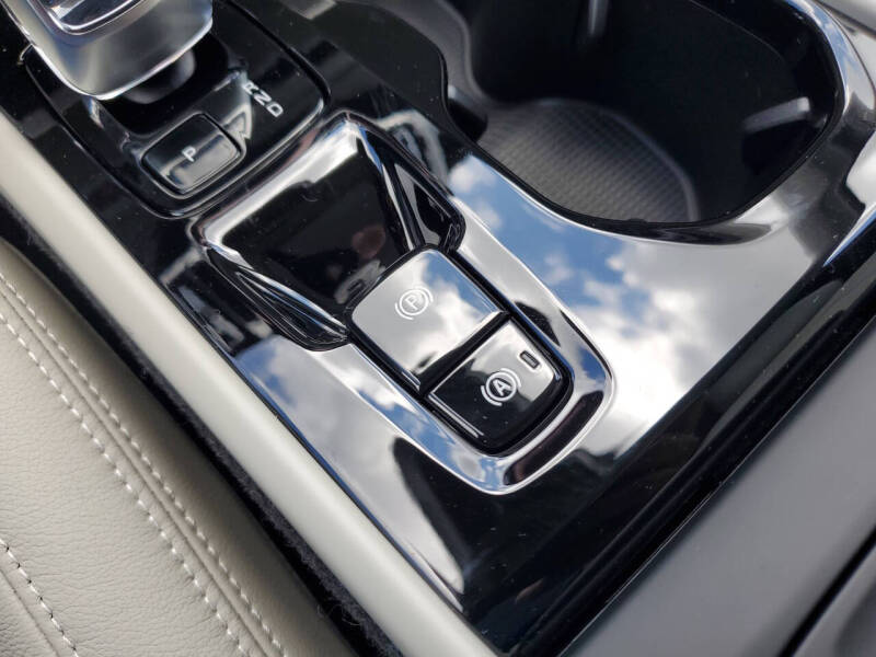 2026 Volvo XC40 B4 Plus