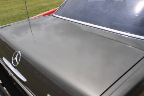 1976 Mercedes-Benz 300-Class
