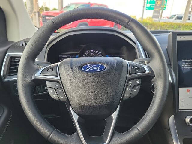 2022 Ford Edge Titanium