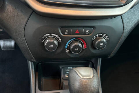 2017 Jeep Cherokee Sport Altitude