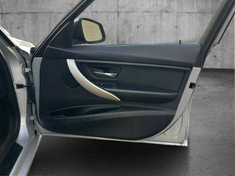 2014 BMW 3 Series 320i