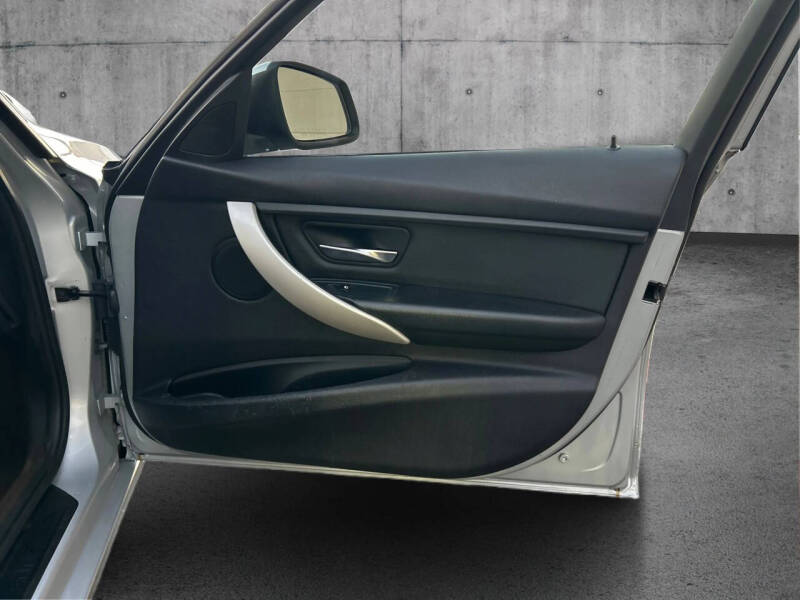 2014 BMW 3 Series 320i