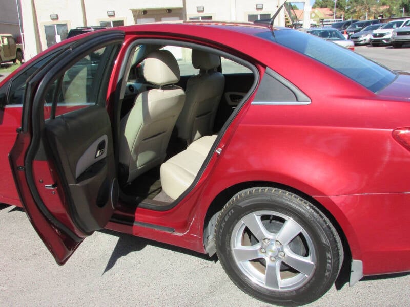 2011 Chevrolet Cruze 2LT photo 15