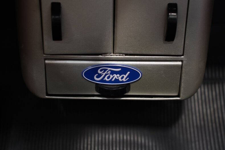 1946 Ford Super Deluxe