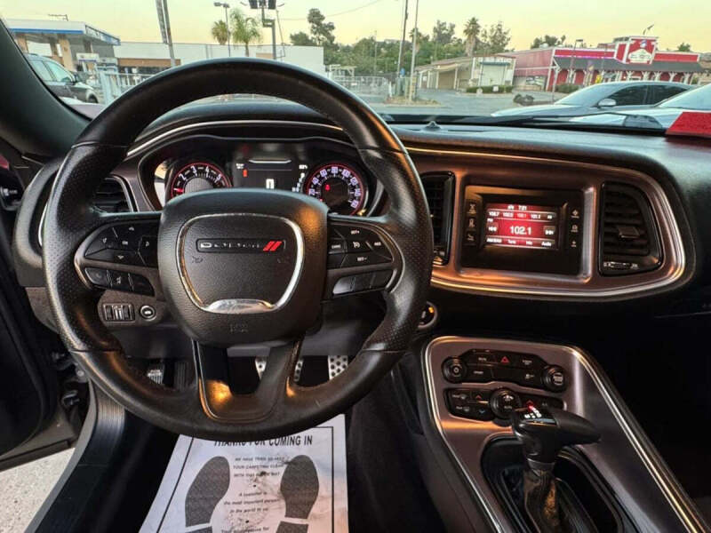 2017 Dodge Challenger SXT