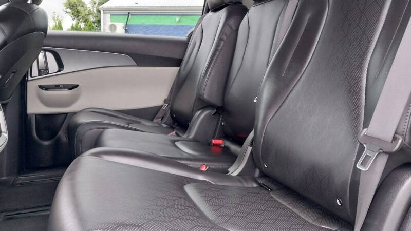 2024 Kia Carnival LX