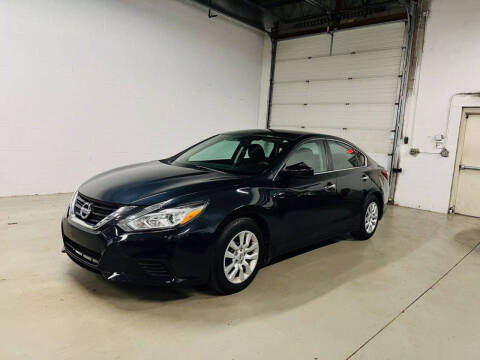 2018 Nissan Altima for sale at Dream Motorworks in Addison IL