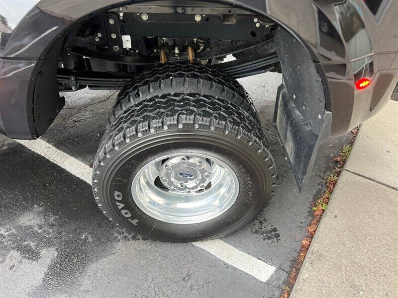 2024 Ford F-350 Super Duty Platinum